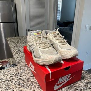 Nike Beige and Gray Sneakers